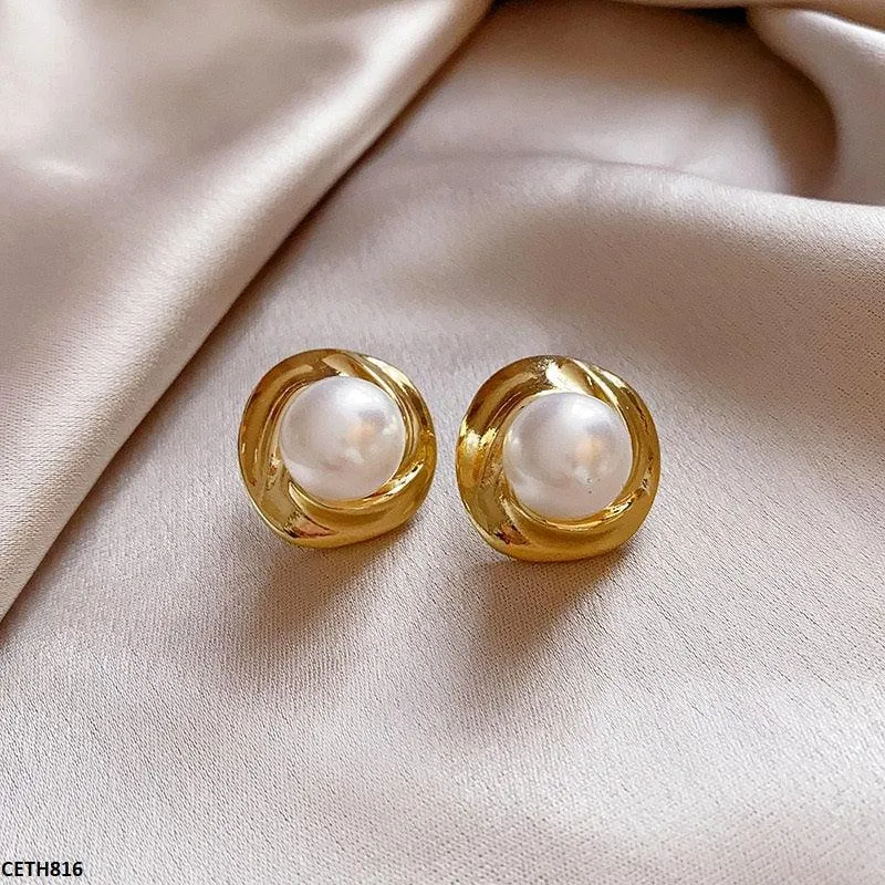 18K Gold Pearl Tops Pair