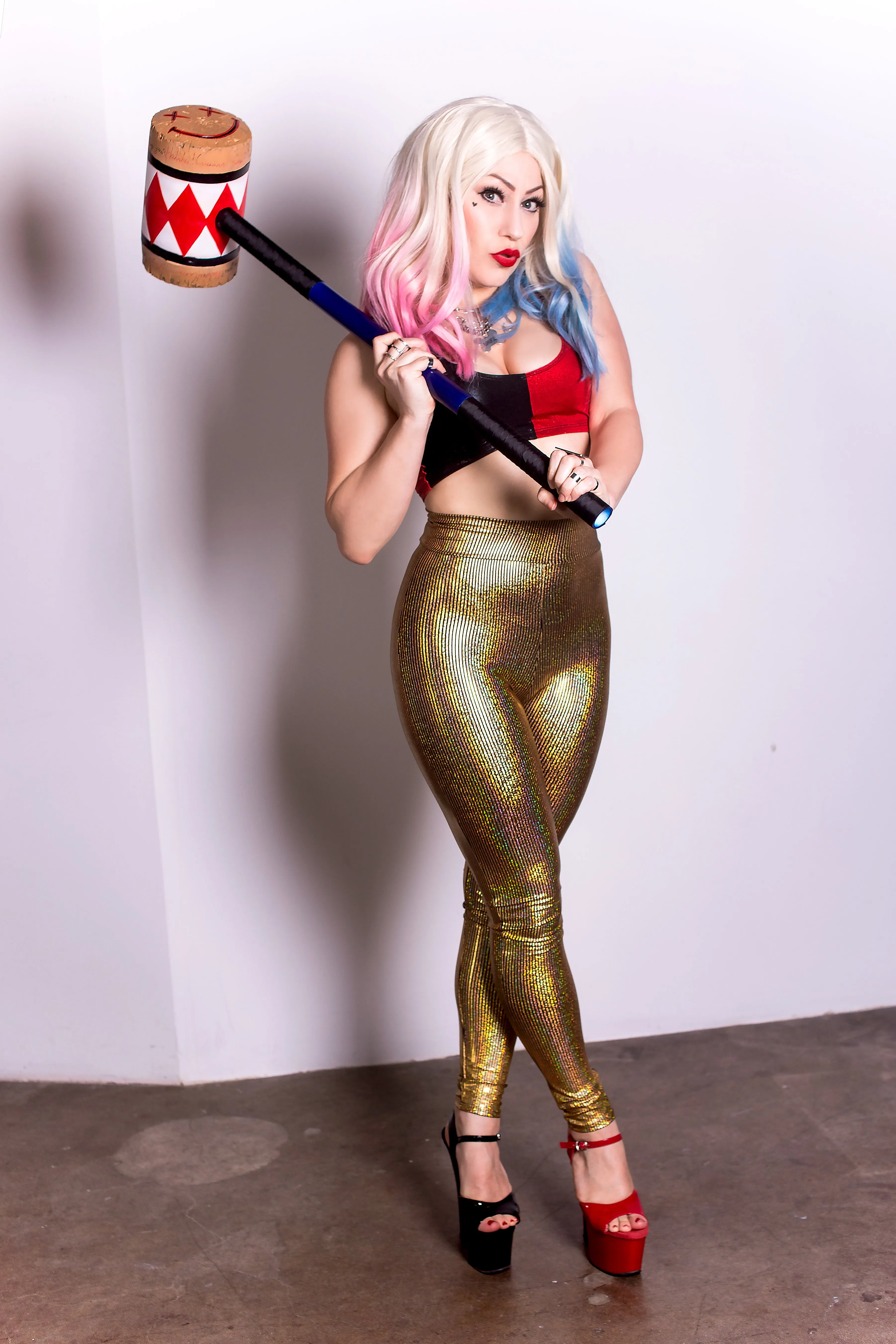 Harlequin Highwaisted Slim Fit Pants in Gold Metallic Stripes